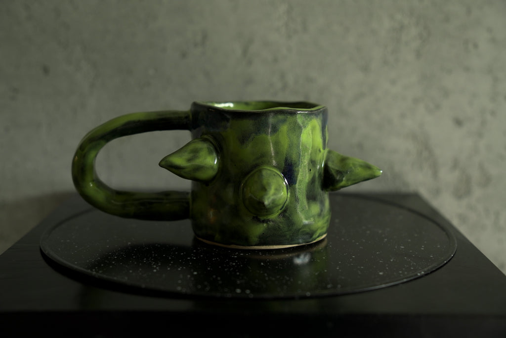 zielony kubek z kolcami / green spike mug
