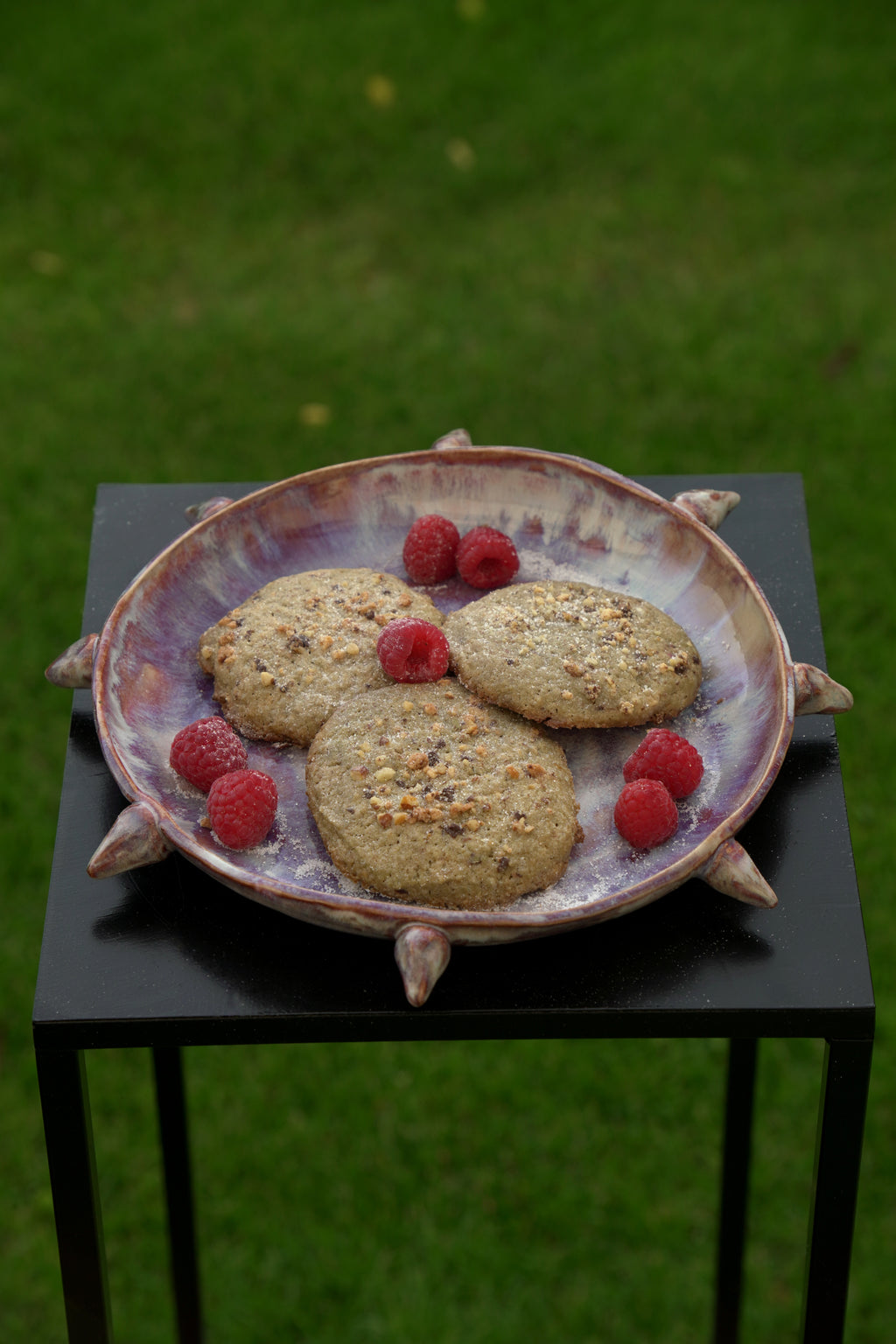 fioletowo-kosmiczny talerz z kolcami / spike plate