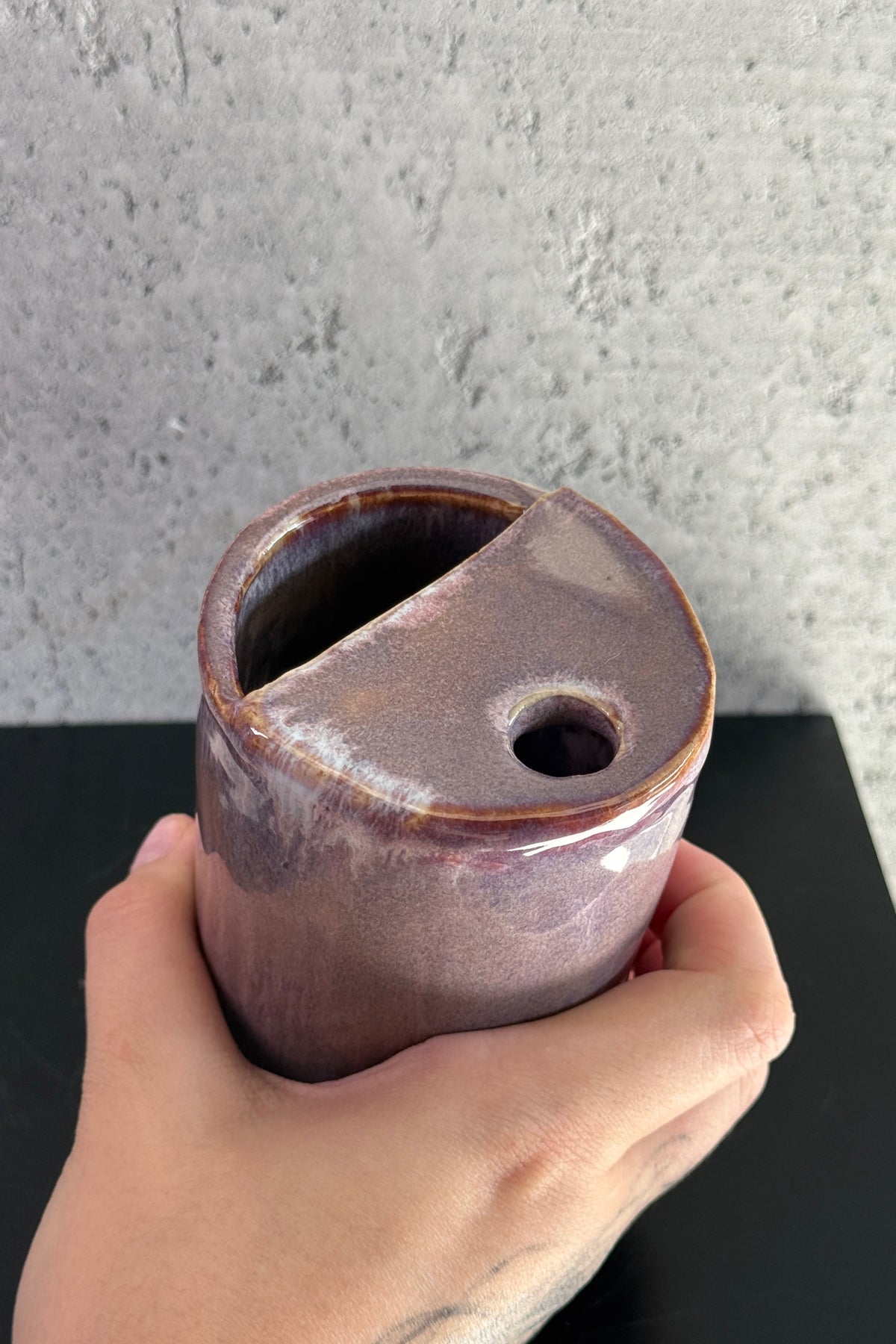 fioletowy kubek z pokrywką / travel mug