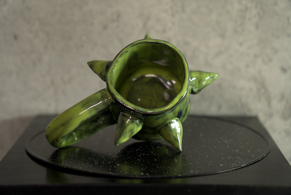 zielony kubek z kolcami / green spike mug