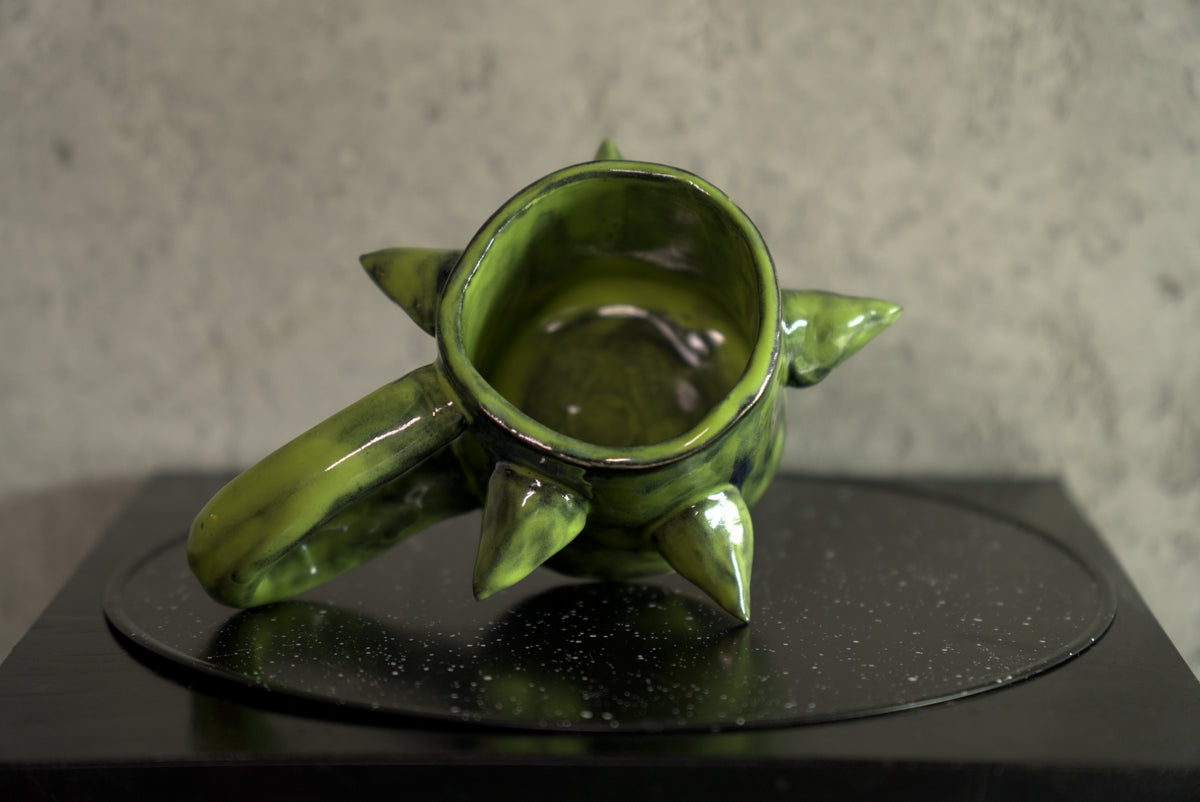 zielony kubek z kolcami / green spike mug